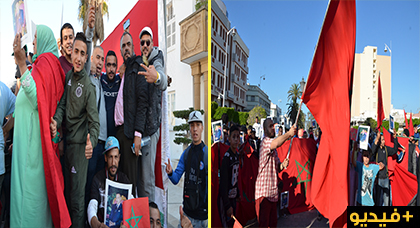 حشد من الشباب يتقدمهم "فاعلون" جمعويون يقودون وقفة موازية ترفض خروج نشطاء الحراك بالناظور حشد من الشباب يتقدمهم "فاعلون" جمعويون يقودون وقفة موازية ترفض خروج نشطاء الحراك بالناظور