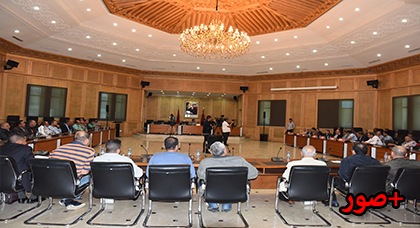 بأمر ملكي رئيس مجلس الشرق يجتمع مع مهني الصيد البحري بالناظور والدريوش وهذه المبالغ المهمة التي سيستفدون منها بأمر ملكي رئيس مجلس الشرق يجتمع مع مهني الصيد البحري بالناظور والدريوش وهذه المبالغ المهمة التي سيستفدون منها