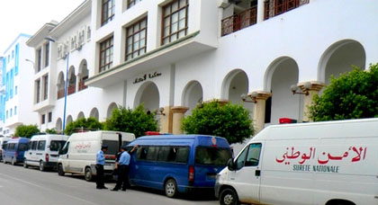 الصباح: عناصر من الدرك الملكي والقوات المساعدة وفرق التدخل السريع تلتحق بثكنات الحسيمة الصباح: عناصر من الدرك الملكي والقوات المساعدة وفرق التدخل السريع تلتحق بثكنات الحسيمة