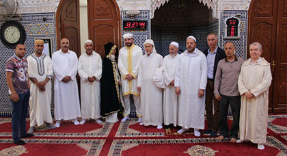 شاب ألماني الجنسية يشهر إسلامه بمسجد الحسن الثاني بلعري الشيخ بالناظور شاب ألماني الجنسية يشهر إسلامه بمسجد الحسن الثاني بلعري الشيخ بالناظور