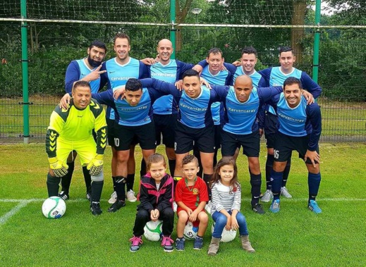 الحارس السابق لأمل العروي "بنهيجة حكيمو" يحقق الصعود بفريقه بالدوري الاحترافي بهولندي الحارس السابق لأمل العروي "بنهيجة حكيمو" يحقق الصعود بفريقه بالدوري الاحترافي بهولندي