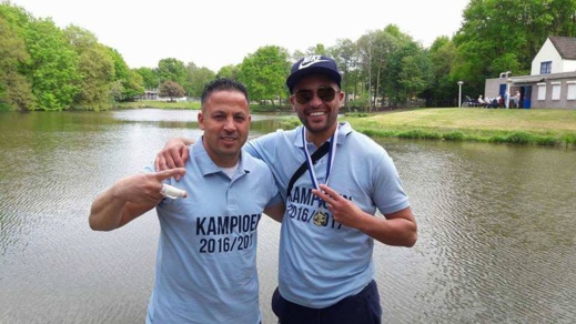 الحارس السابق لأمل العروي "بنهيجة حكيمو" يحقق الصعود بفريقه بالدوري الاحترافي بهولندي الحارس السابق لأمل العروي "بنهيجة حكيمو" يحقق الصعود بفريقه بالدوري الاحترافي بهولندي