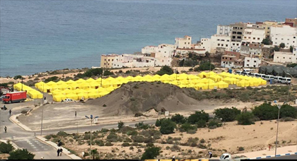 بعد الإنزال الأمني الكبير بالحسيمة نشطاء يدعون الى الحفاظ على سلمية الحراك وضبط النفس لتفادي الأسوأ بعد الإنزال الأمني الكبير بالحسيمة نشطاء يدعون الى الحفاظ على سلمية الحراك وضبط النفس لتفادي الأسوأ