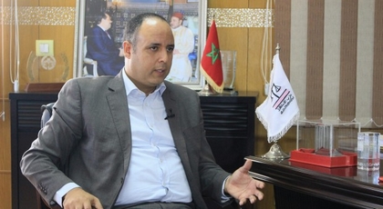 عادل بنحمزة في تدوينة مثيرة ردا على زيارة الوزراء للحسيمة: تصرف الحكومة بهذا المنطق يقترب من سلوك الرشوة 