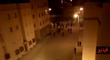 الفسابكة ينوهون بالحسّ الإنساني العالي لنشطاء إمزورن بعد إمدادهم قوات الأمن بالمأكل والمشرب عقب المواجهات الفسابكة ينوهون بالحسّ الإنساني العالي لنشطاء إمزورن بعد إمدادهم قوات الأمن بالمأكل والمشرب عقب المواجهات