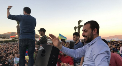 تضارب الروايات حول مكان إعتقال الزفزافي وهذه تفاصيل ليلة القبض عليه تضارب الروايات حول مكان إعتقال الزفزافي وهذه تفاصيل ليلة القبض عليه