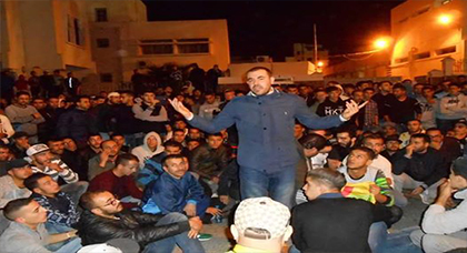 هذا ماقاله ناصر الزفزافي وهكذا بدا في أول لقاء جمعه بمحاميه هذا ماقاله ناصر الزفزافي وهكذا بدا في أول لقاء جمعه بمحاميه