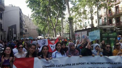 مغاربة الخارج يواصلون التظاهر أمام مؤسسات أوروبية للمطالبة بإطلاق سراح معتقلي حراك الريف