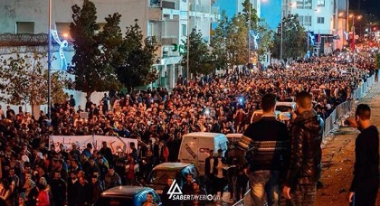 صحيفة فرنسية: نشطاء الريف هم أشخاص عاديون خرجوا إلى الشارع للمطالبة بالعيش الكريم صحيفة فرنسية: نشطاء الريف هم أشخاص عاديون خرجوا إلى الشارع للمطالبة بالعيش الكريم