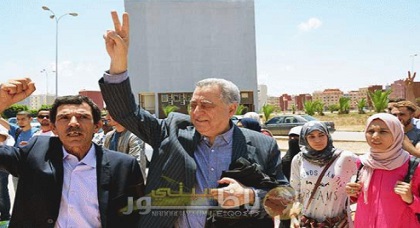 حراكيون يكشفون زعم المحامي زيان الذي حلّ بالناظور للدفاع عن متهم بالسرقة وليس لمؤازرة معتقلي الدريوش حراكيون يكشفون زعم المحامي زيان الذي حلّ بالناظور للدفاع عن متهم بالسرقة وليس لمؤازرة معتقلي الدريوش