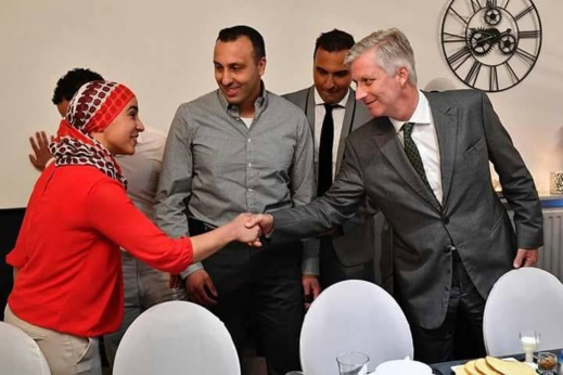 العاهل البلجيكي يشارك أسرة مغربية إفطار رمضان العاهل البلجيكي يشارك أسرة مغربية إفطار رمضان