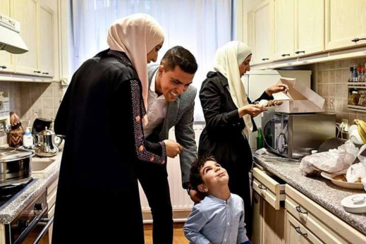 العاهل البلجيكي يشارك أسرة مغربية إفطار رمضان