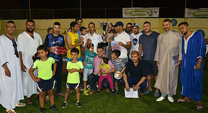 فريق أصدقاء بني أنصار يتوج بلقب دوري رمضان لكرة القدم المصغرة بالناظور 