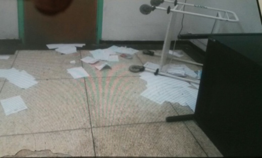 نقابات تدين الإعتداءات على الأطر الصحية بالمستشفى الحسني وتقرر التصعيد وتطالب وزارة الصحة بتوفير الموارد البشرية نقابات تدين الإعتداءات على الأطر الصحية بالمستشفى الحسني وتقرر التصعيد وتطالب وزارة الصحة بتوفير الموارد البشرية