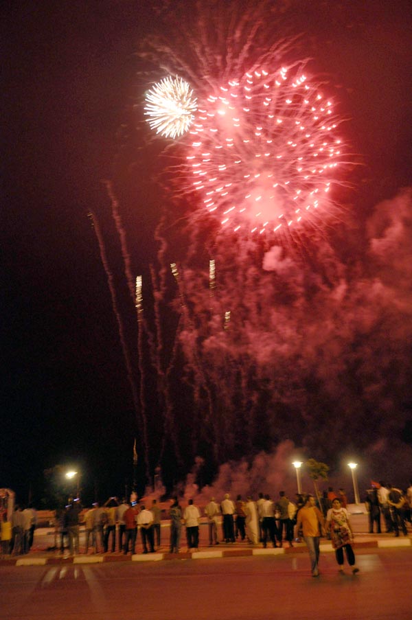 سهرات و ألعاب نارية في أخر ليلة للملك بالناظور سهرات و ألعاب نارية في أخر ليلة للملك بالناظور