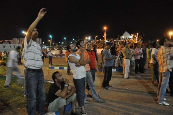 سهرات و ألعاب نارية في أخر ليلة للملك بالناظور سهرات و ألعاب نارية في أخر ليلة للملك بالناظور