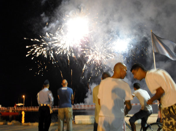 سهرات و ألعاب نارية في أخر ليلة للملك بالناظور سهرات و ألعاب نارية في أخر ليلة للملك بالناظور