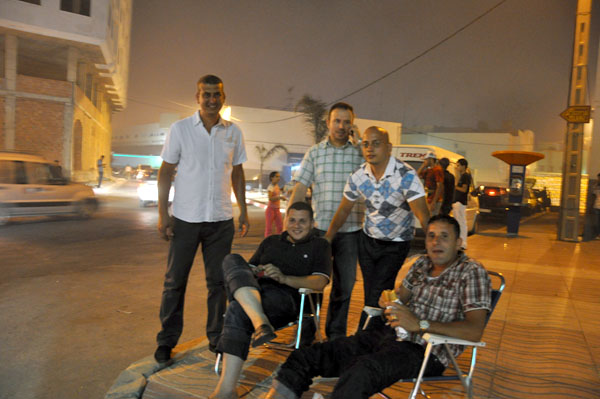 سهرات و ألعاب نارية في أخر ليلة للملك بالناظور سهرات و ألعاب نارية في أخر ليلة للملك بالناظور