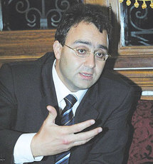 غلاّب يدعو الربابنة إلى التوقف عن الإضراب غلاّب يدعو الربابنة إلى التوقف عن الإضراب