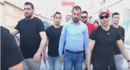 احالة أحد الحراس الشخصيين لناصر الزفزافي على قاضي التحقيق وهذا ما قرره في حقه احالة أحد الحراس الشخصيين لناصر الزفزافي على قاضي التحقيق وهذا ما قرره في حقه