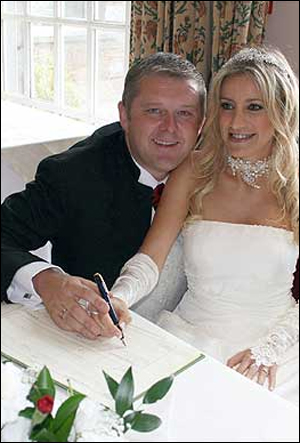 يتزوّجان بعد العثور على رسالة الحب المفقودة منذ 10 أعوام يتزوّجان بعد العثور على رسالة الحب المفقودة منذ 10 أعوام