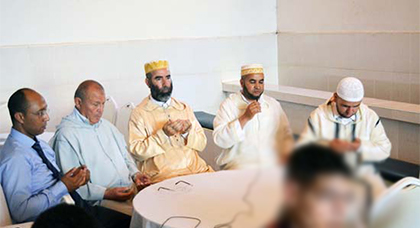 أمسية دينية بمناسبة ليلة القدر لفائدة نزلاء السجن المحلي بمدينة الناظور أمسية دينية بمناسبة ليلة القدر لفائدة نزلاء السجن المحلي بمدينة الناظور