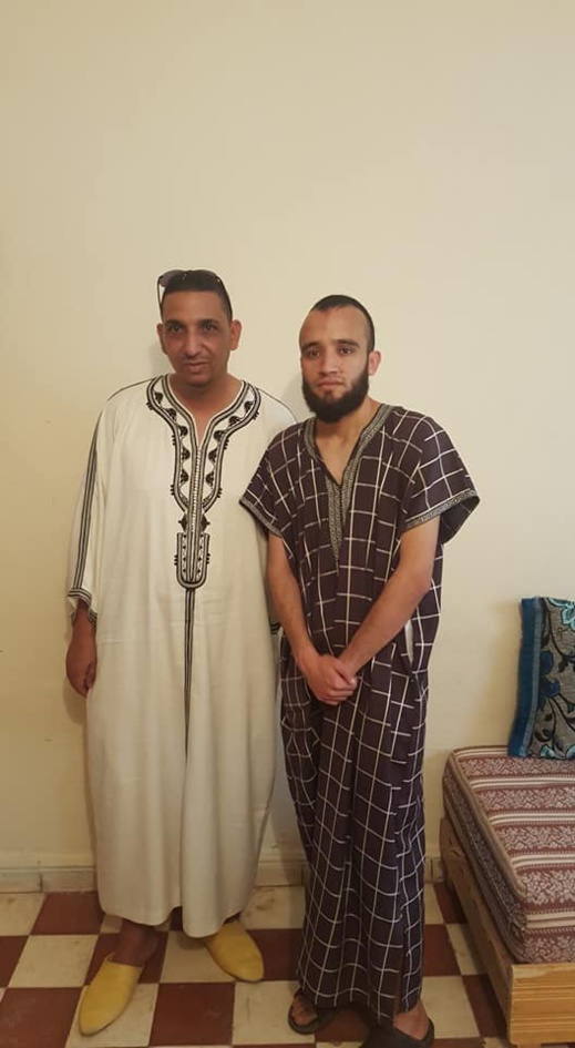 بعد إطلاق سراحه.. صلاح الوديع وأبو حفص يزوران المرتضى بمنزله بالحسيمة 