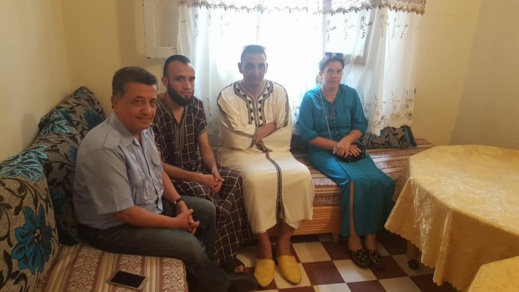 بعد إطلاق سراحه.. صلاح الوديع وأبو حفص يزوران المرتضى بمنزله بالحسيمة 
