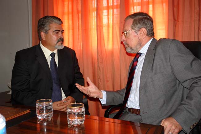 لقاء ببني انصار يجمع يحيى يحيى بالقنصل الاسباني بالناظور لقاء ببني انصار يجمع يحيى يحيى بالقنصل الاسباني بالناظور