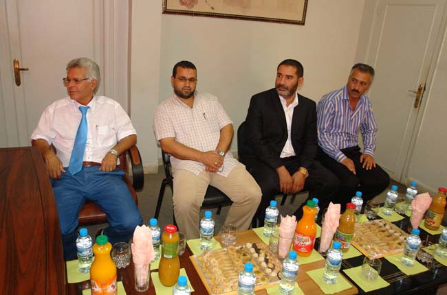 لقاء ببني انصار يجمع يحيى يحيى بالقنصل الاسباني بالناظور لقاء ببني انصار يجمع يحيى يحيى بالقنصل الاسباني بالناظور