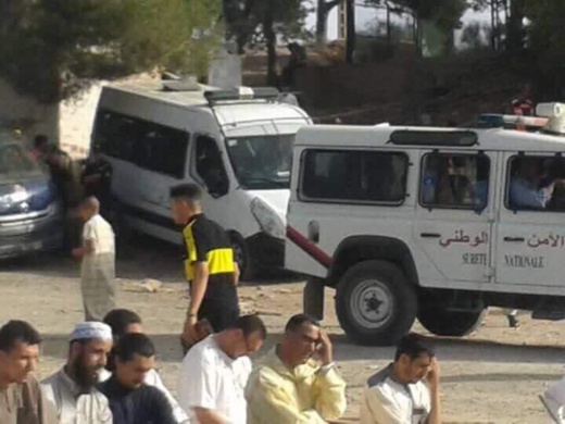 انتشار كثيف للقوات العمومية قرب مصليات الحسيمة تحسبا لإنطلاق مسيرات إحتجاجية 