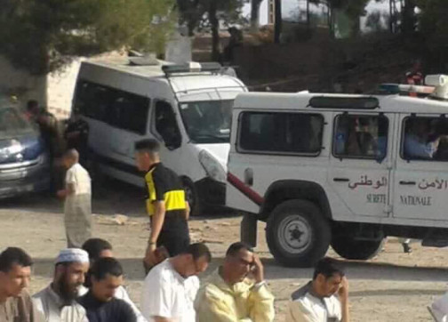انتشار كثيف للقوات العمومية قرب مصليات الحسيمة تحسبا لإنطلاق مسيرات إحتجاجية انتشار كثيف للقوات العمومية قرب مصليات الحسيمة تحسبا لإنطلاق مسيرات إحتجاجية
