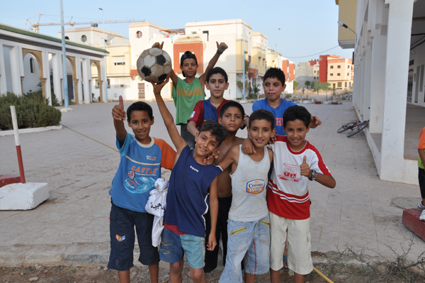 سكّان إقامات حيّ المطار القديم ينتفضون ضدّ الصمت سكّان إقامات حيّ المطار القديم ينتفضون ضدّ الصمت