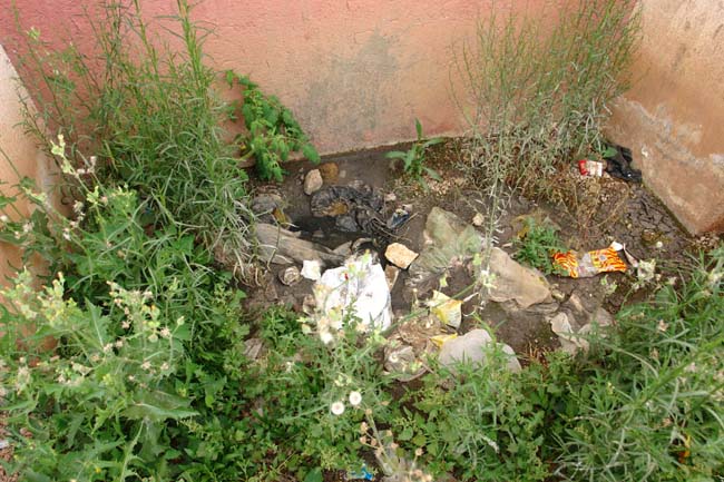 سكّان إقامات حيّ المطار القديم ينتفضون ضدّ الصمت سكّان إقامات حيّ المطار القديم ينتفضون ضدّ الصمت