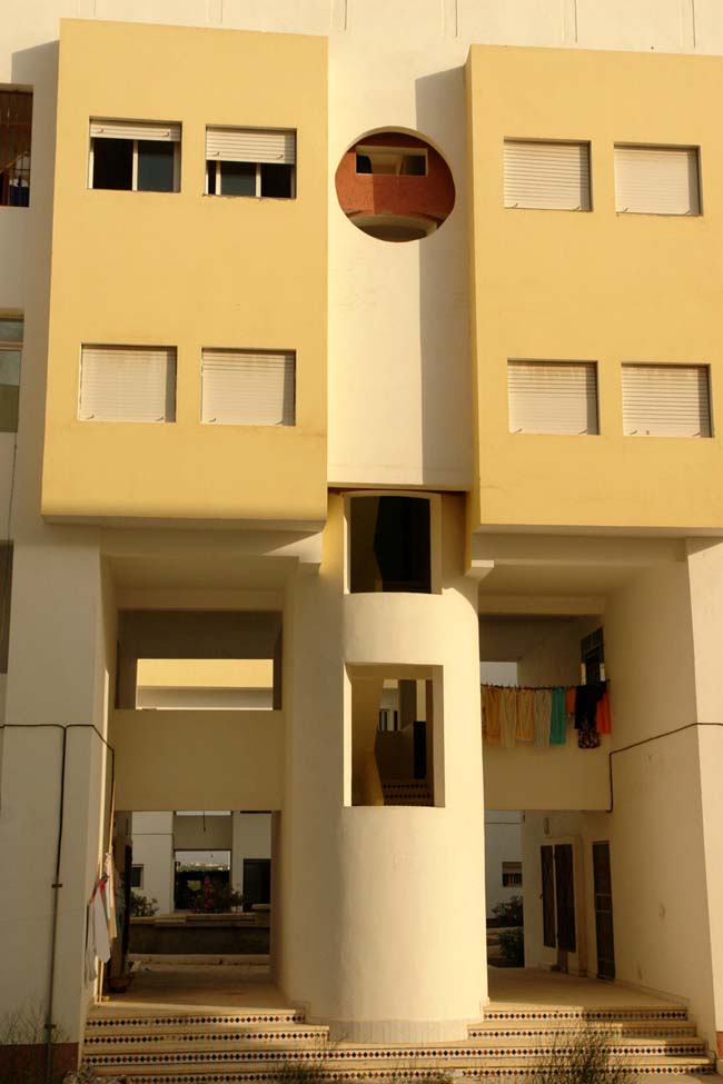 سكّان إقامات حيّ المطار القديم ينتفضون ضدّ الصمت سكّان إقامات حيّ المطار القديم ينتفضون ضدّ الصمت