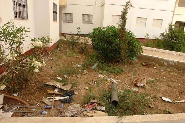 سكّان إقامات حيّ المطار القديم ينتفضون ضدّ الصمت سكّان إقامات حيّ المطار القديم ينتفضون ضدّ الصمت