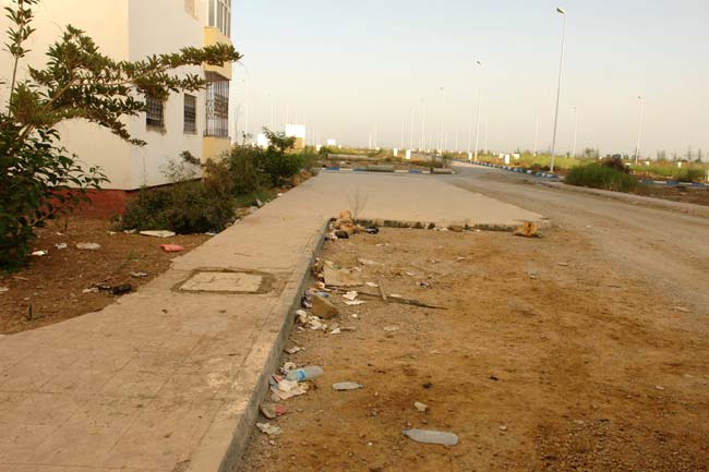 سكّان إقامات حيّ المطار القديم ينتفضون ضدّ الصمت سكّان إقامات حيّ المطار القديم ينتفضون ضدّ الصمت