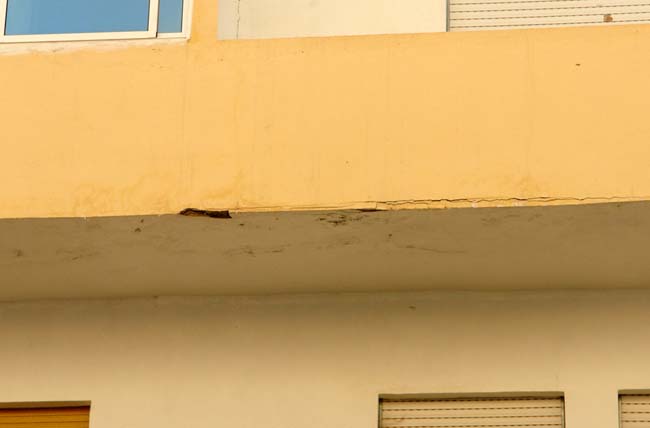 سكّان إقامات حيّ المطار القديم ينتفضون ضدّ الصمت سكّان إقامات حيّ المطار القديم ينتفضون ضدّ الصمت