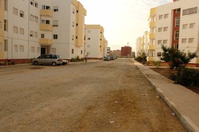 سكّان إقامات حيّ المطار القديم ينتفضون ضدّ الصمت سكّان إقامات حيّ المطار القديم ينتفضون ضدّ الصمت