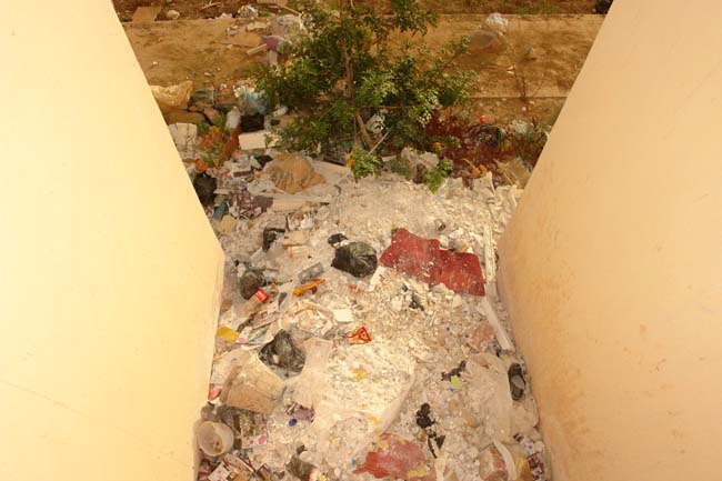 سكّان إقامات حيّ المطار القديم ينتفضون ضدّ الصمت سكّان إقامات حيّ المطار القديم ينتفضون ضدّ الصمت