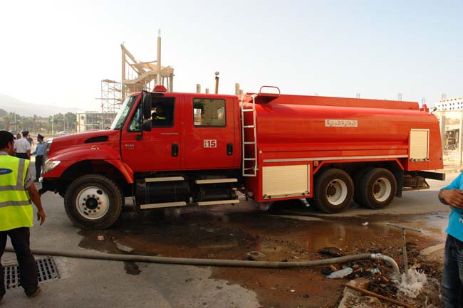 إخماد حريق نشب ببداية شارع الحسن الثاني بالنّاظور إخماد حريق نشب ببداية شارع الحسن الثاني بالنّاظور
