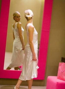 تعلمي كيف تتغلبي على عيوب قامتك تعلمي كيف تتغلبي على عيوب قامتك