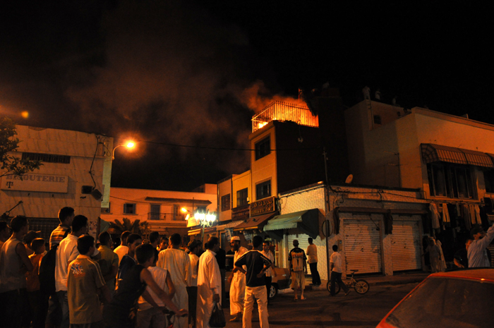 إخماد نيران قبل أن تنال من دكاكين قيسارية النّاظور إخماد نيران قبل أن تنال من دكاكين قيسارية النّاظور