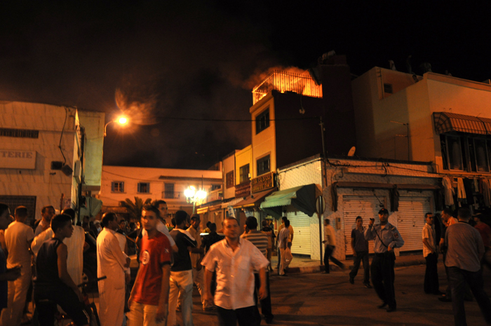 إخماد نيران قبل أن تنال من دكاكين قيسارية النّاظور إخماد نيران قبل أن تنال من دكاكين قيسارية النّاظور