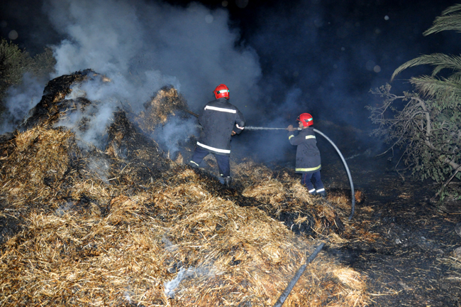 حريق يثير الفزع وسط ساكنة حي عاريض بالناظور حريق يثير الفزع وسط ساكنة حي عاريض بالناظور