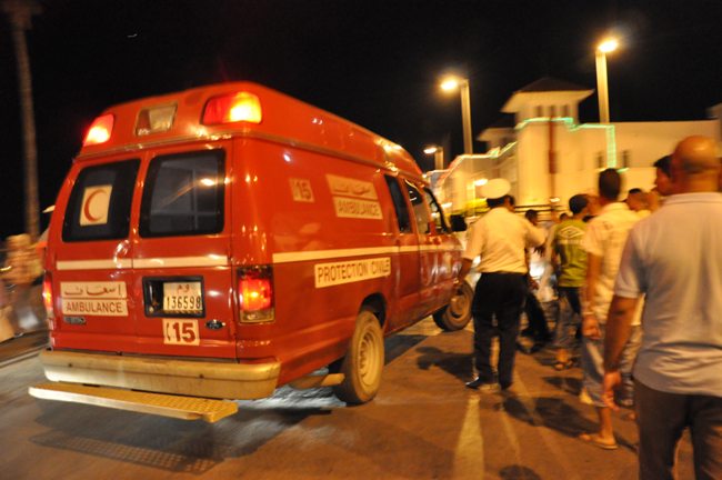 عصابة إجرامية تعتدي على شاب بكورنيش الناظور عصابة إجرامية تعتدي على شاب بكورنيش الناظور