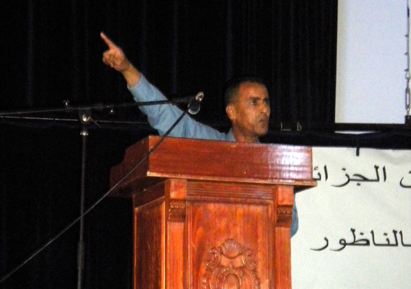 ضحايا الترحيل التعسفي  بين مطرقة جراح الجزائر وسندان إهانة المغرب ضحايا الترحيل التعسفي  بين مطرقة جراح الجزائر وسندان إهانة المغرب