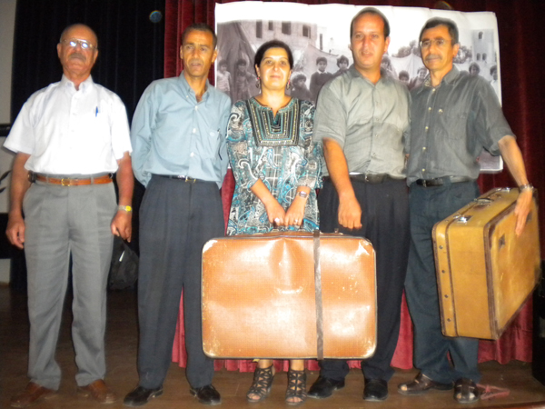 ضحايا الترحيل التعسفي  بين مطرقة جراح الجزائر وسندان إهانة المغرب ضحايا الترحيل التعسفي  بين مطرقة جراح الجزائر وسندان إهانة المغرب