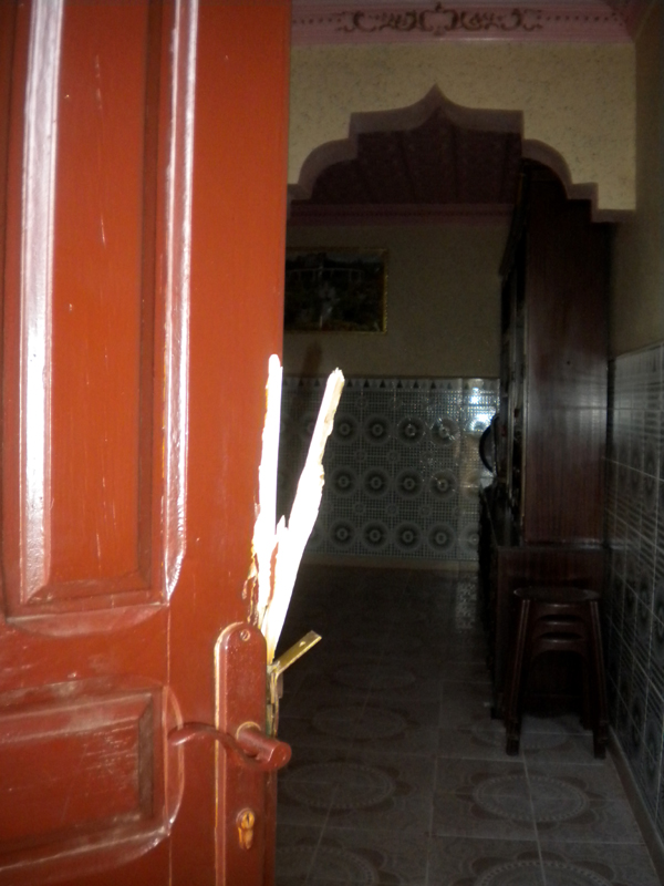 مداهمة منزل وإختطاف شخص في ظروف غامضة بجماعة أركمان مداهمة منزل وإختطاف شخص في ظروف غامضة بجماعة أركمان