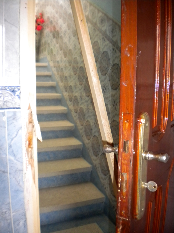 مداهمة منزل وإختطاف شخص في ظروف غامضة بجماعة أركمان مداهمة منزل وإختطاف شخص في ظروف غامضة بجماعة أركمان